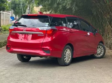 Honda Fit shuttle hybrid