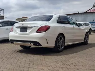 Mercedes-Benz C 200