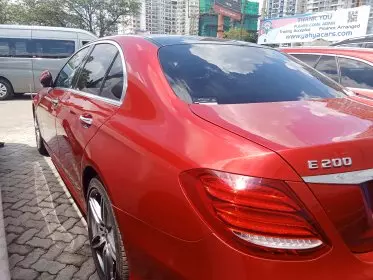 Mercedes-Benz E 200