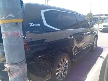 Toyota LAND CRUISER 300 LC300