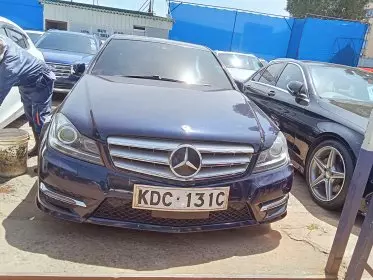 Mercedes-Benz C200