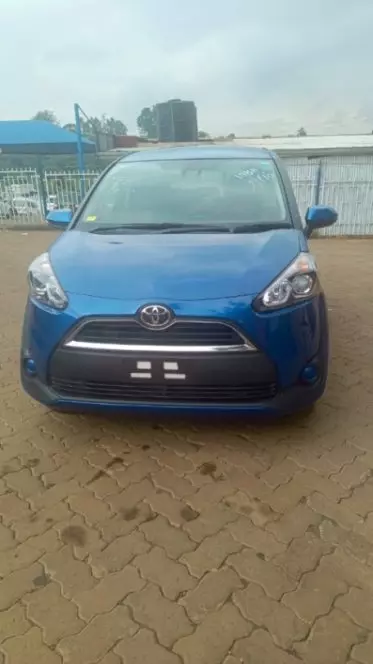Toyota Sienta