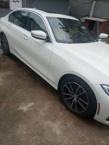 BMW 330i