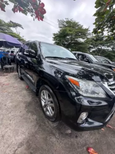 Lexus LX 570