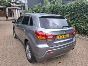 Mitsubishi RVR