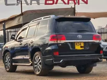 Toyota Landcruiser  V8