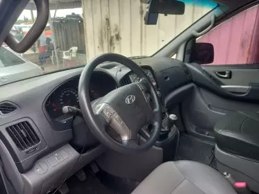 Hyundai H-1 Starex