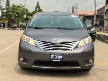 Toyota Sienna