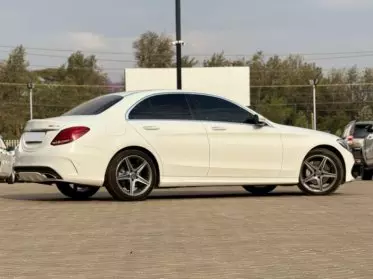 Mercedes-Benz C200