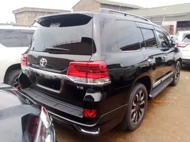 Toyota Landcruiser  V8