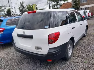 Nissan Advan