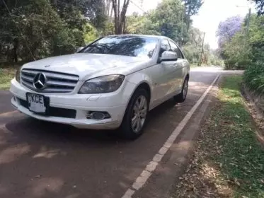 Mercedes-Benz C200