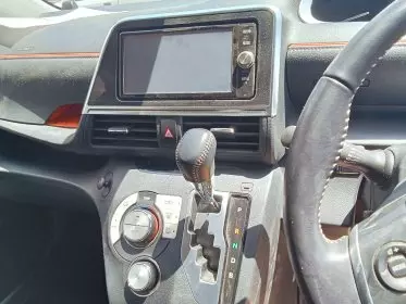 Toyota Sienta Hybrid