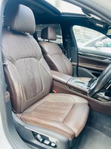 BMW 740