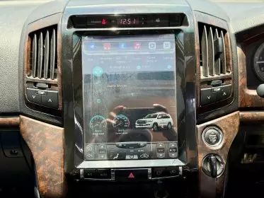 Toyota Land Cruiser V8