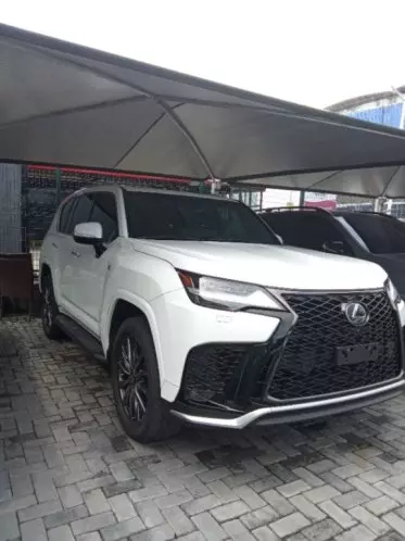 Lexus LX 600