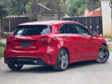 Mercedes-Benz A 180