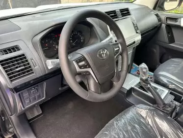 Toyota  Land Cruiser VXR V8