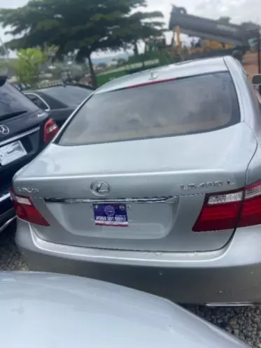 Lexus LS 460