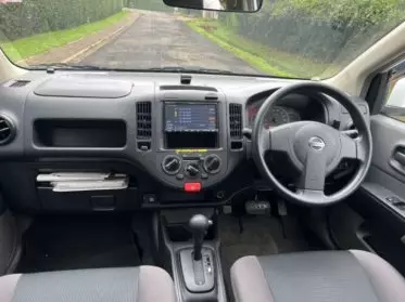 Nissan Advan 