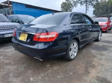 Mercedes-Benz E250