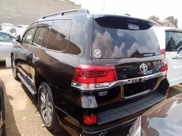 Toyota Landcruiser  V8