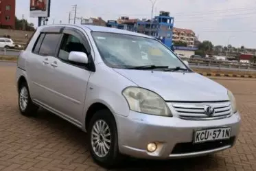 Toyota Raum 