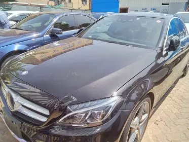 Mercedes-Benz C200