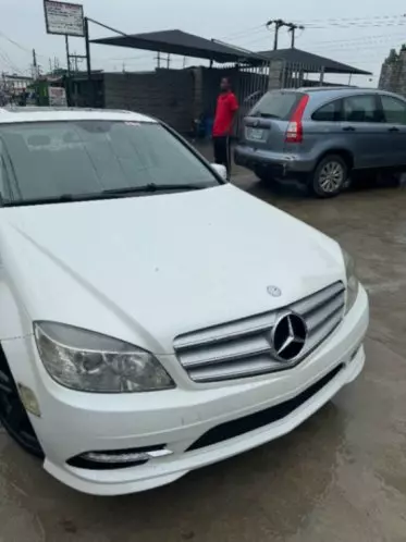 Mercedes-Benz C 300