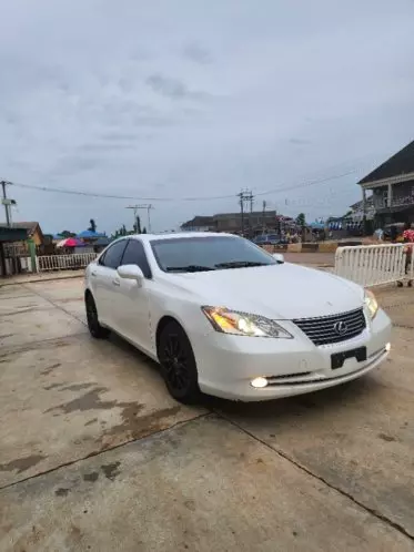 Lexus ES