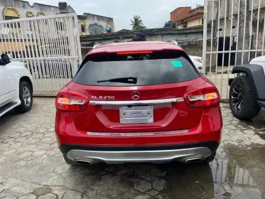 Mercedes-Benz GLA 250