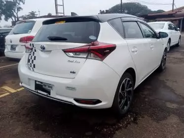 Toyota Auris Hybrid