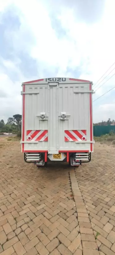 Isuzu NKR