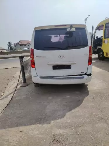 Hyundai H-1 Starex