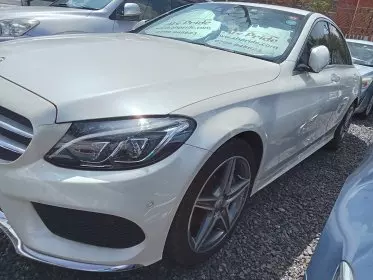 Mercedes-Benz C200