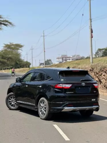 Toyota Harrier hybrid 