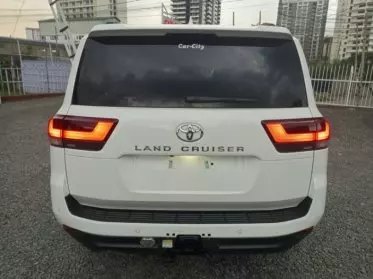 Toyota Landcruiser 300