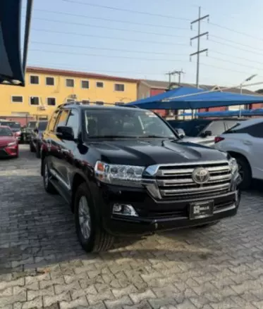 Toyota Landcruiser  V8