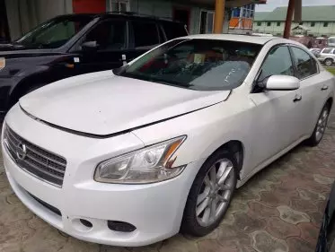 Nissan Maxima