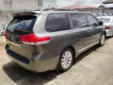 Toyota Sienna