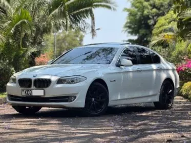 BMW 528i