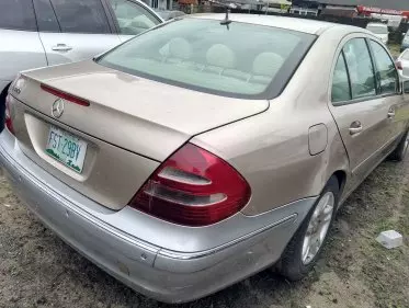 Mercedes-Benz E 320