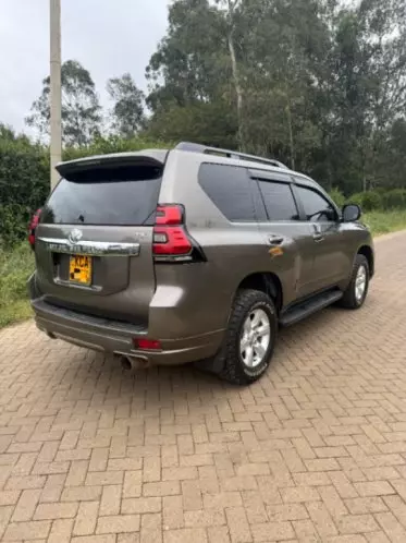 Toyota LAND CRUISER 300 LC300