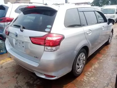 Toyota Fielder hybrid 