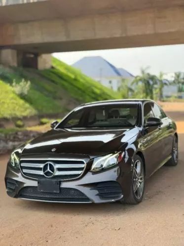 Mercedes-Benz E 300