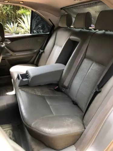 Mercedes-Benz E 240