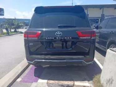 Toyota LAND CRUISER 300 LC300