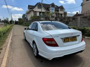 Mercedes-Benz C200