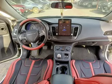 Chrysler 200