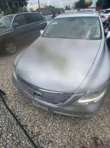 Lexus LS 460